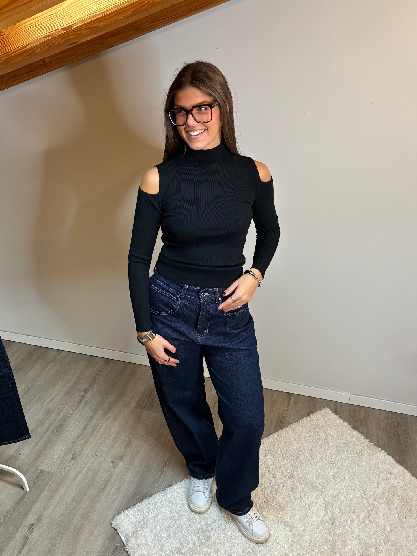 Pullover cut-out spalle nero