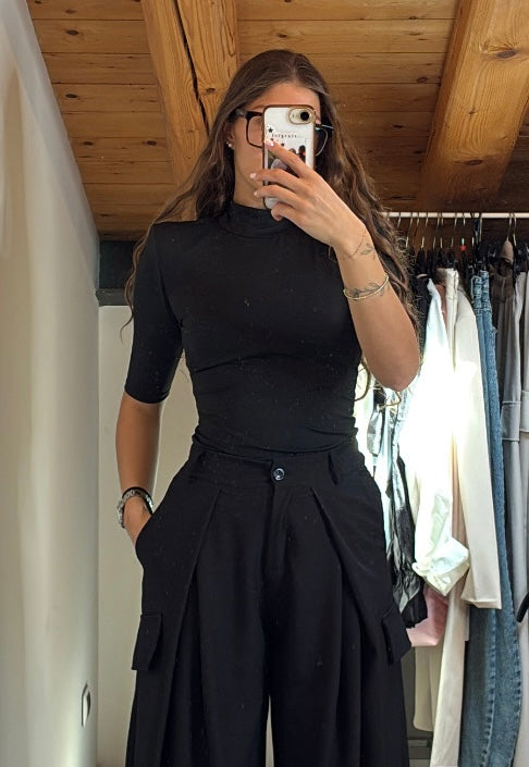 Body con spalline imbottite nero