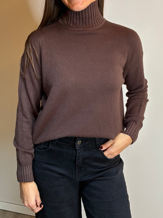 Maglione collo alto cioccolato