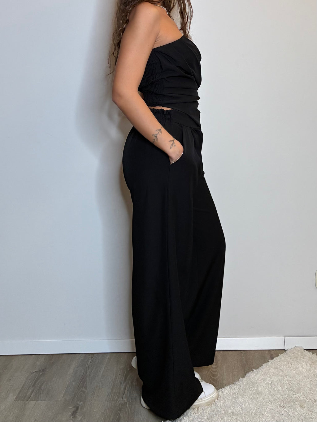Completo drappeggio nero